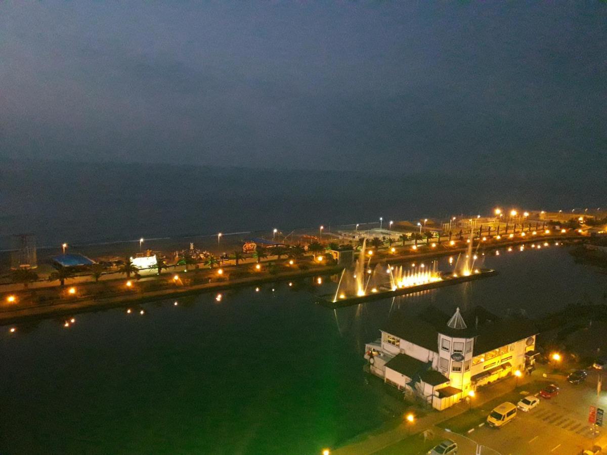 Twins Tower Orbi City バトゥーミ エクステリア 写真